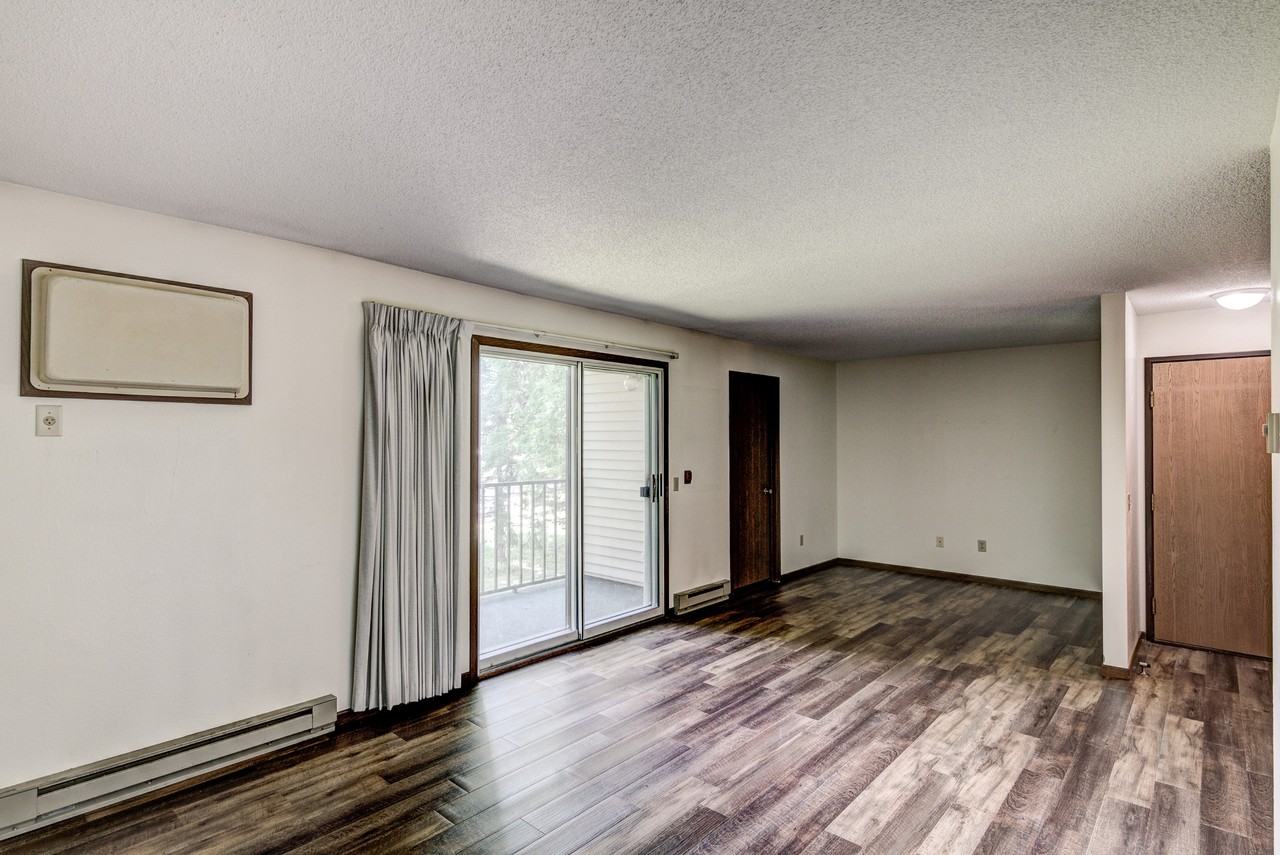 876 Helen Street - Photo 2 of 12