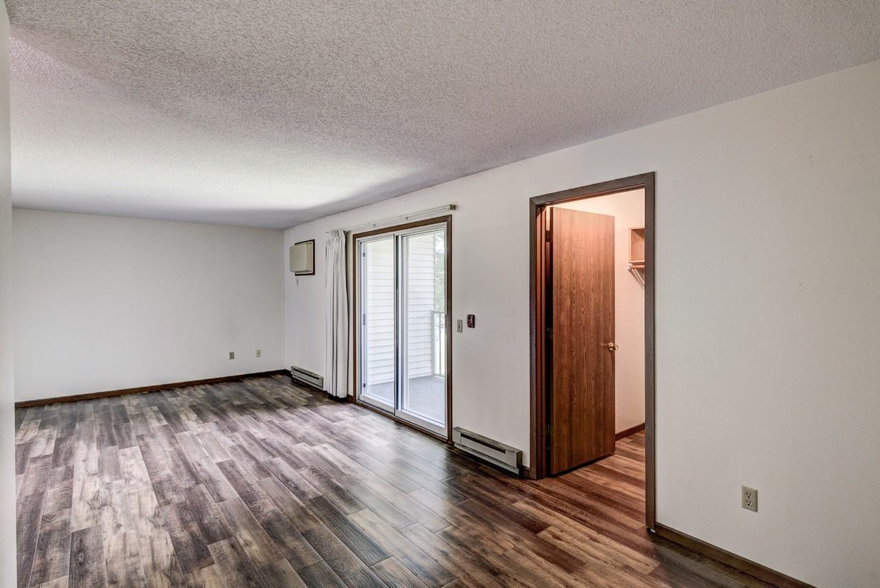 876 Helen Street - Photo 3 of 12