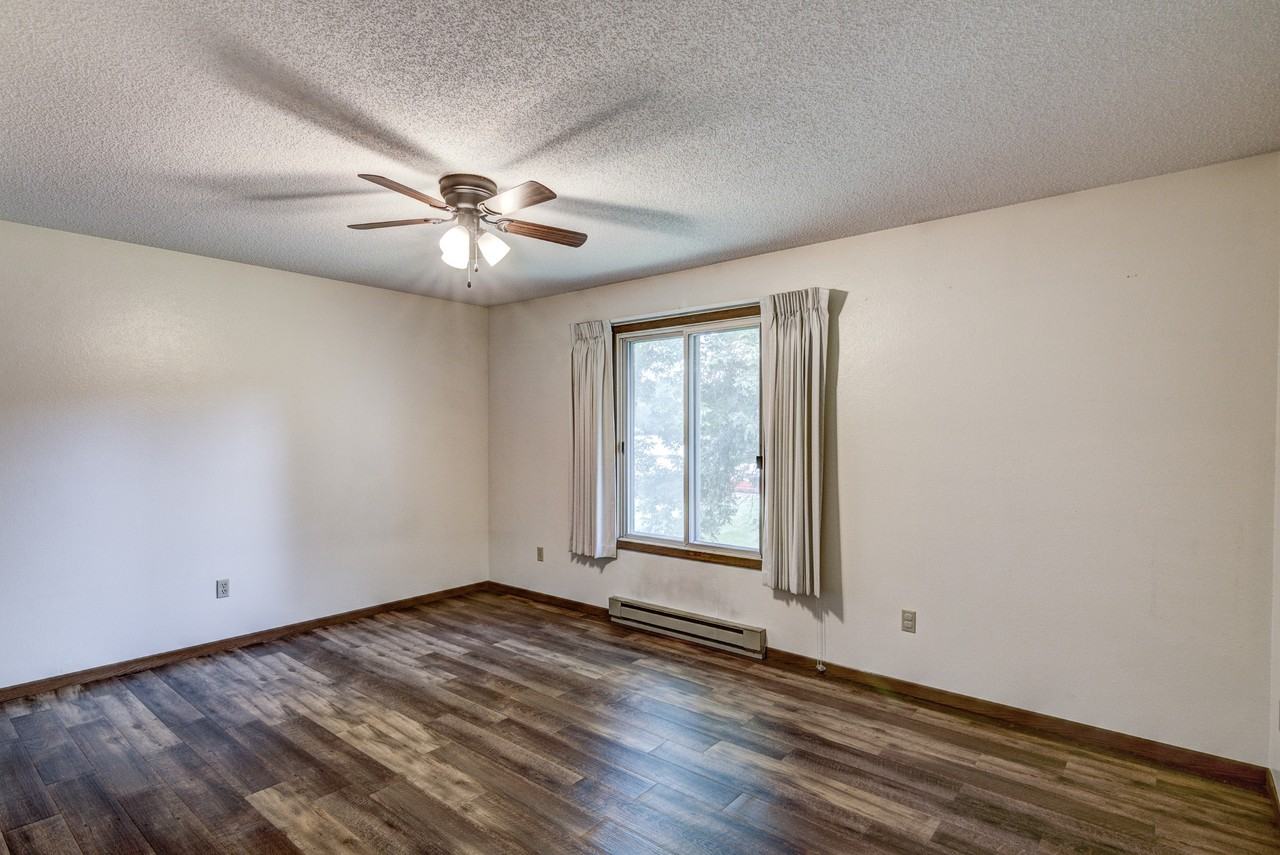 876 Helen Street - Photo 6 of 12