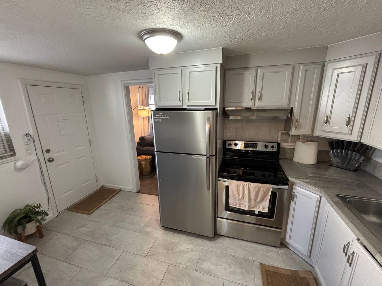 517 N 900 W - Photo 7 of 8