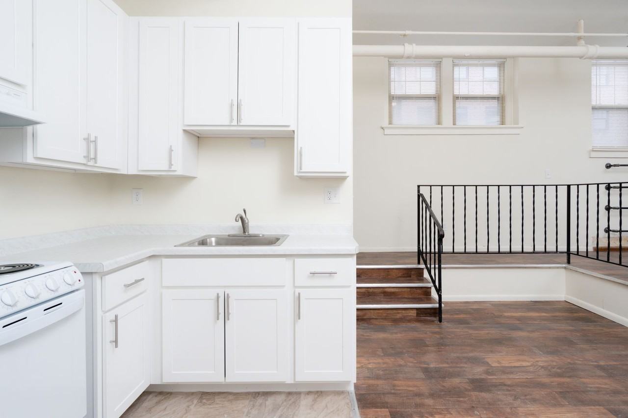 Belmont Apartments - Photo 3 of 20