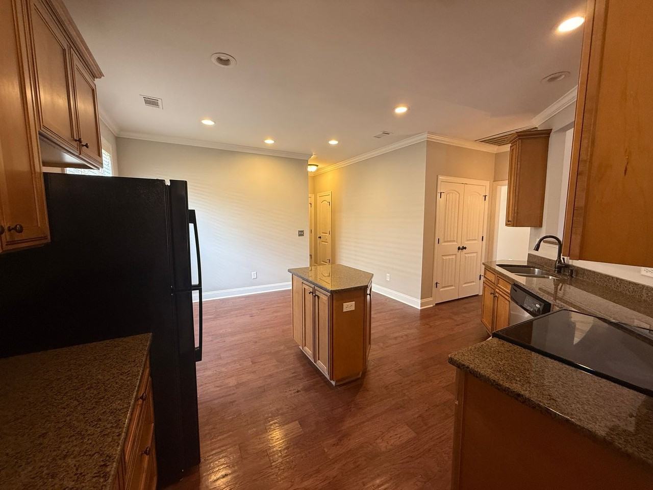 1273 Aubie Dr - Photo 3 of 24