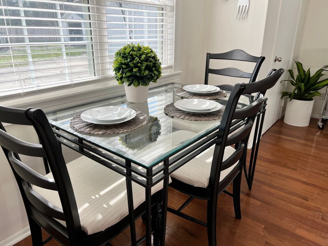 2143 Winston Ave - Photo 3 of 14