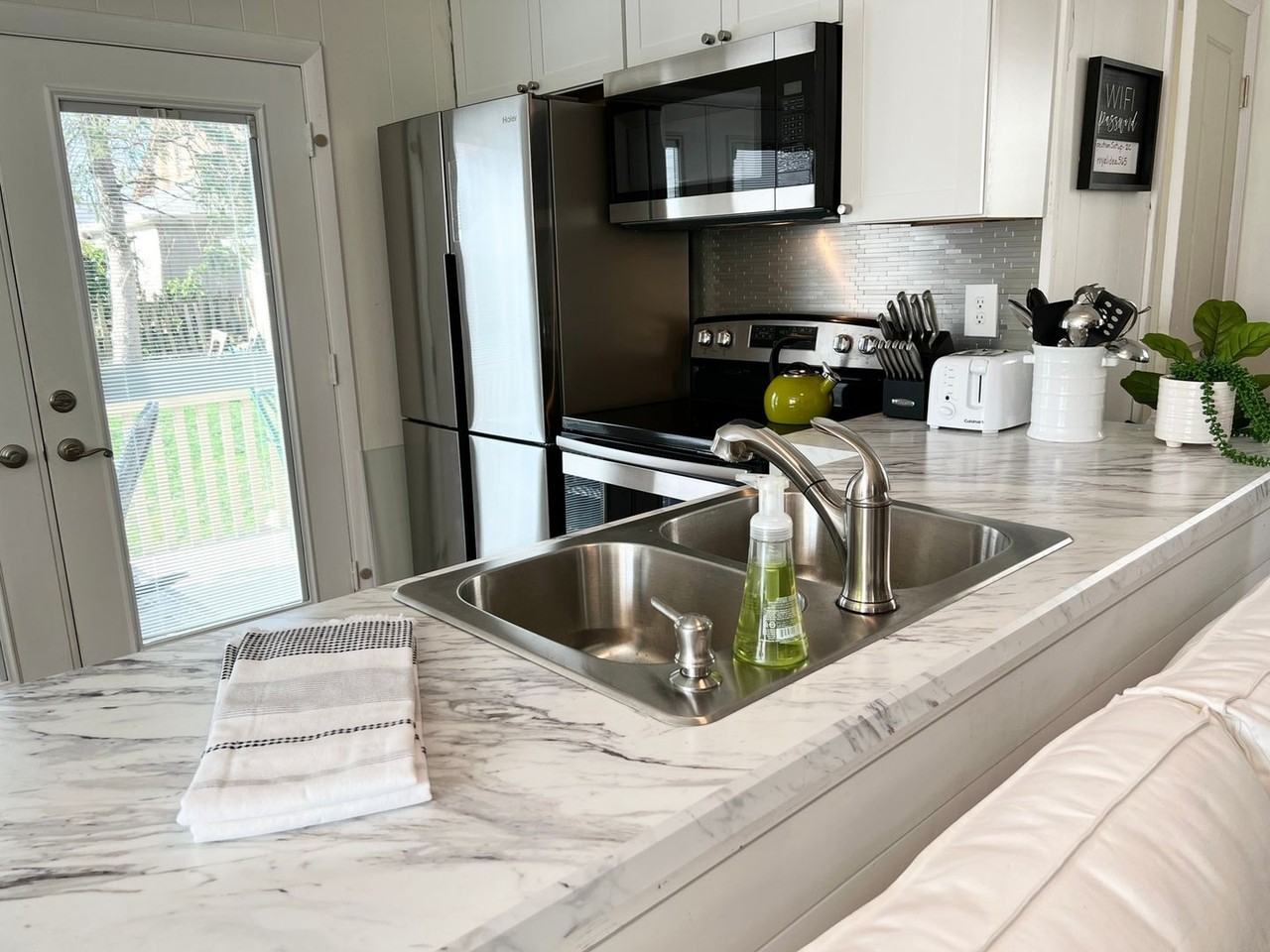 2143 Winston Ave - Photo 4 of 14