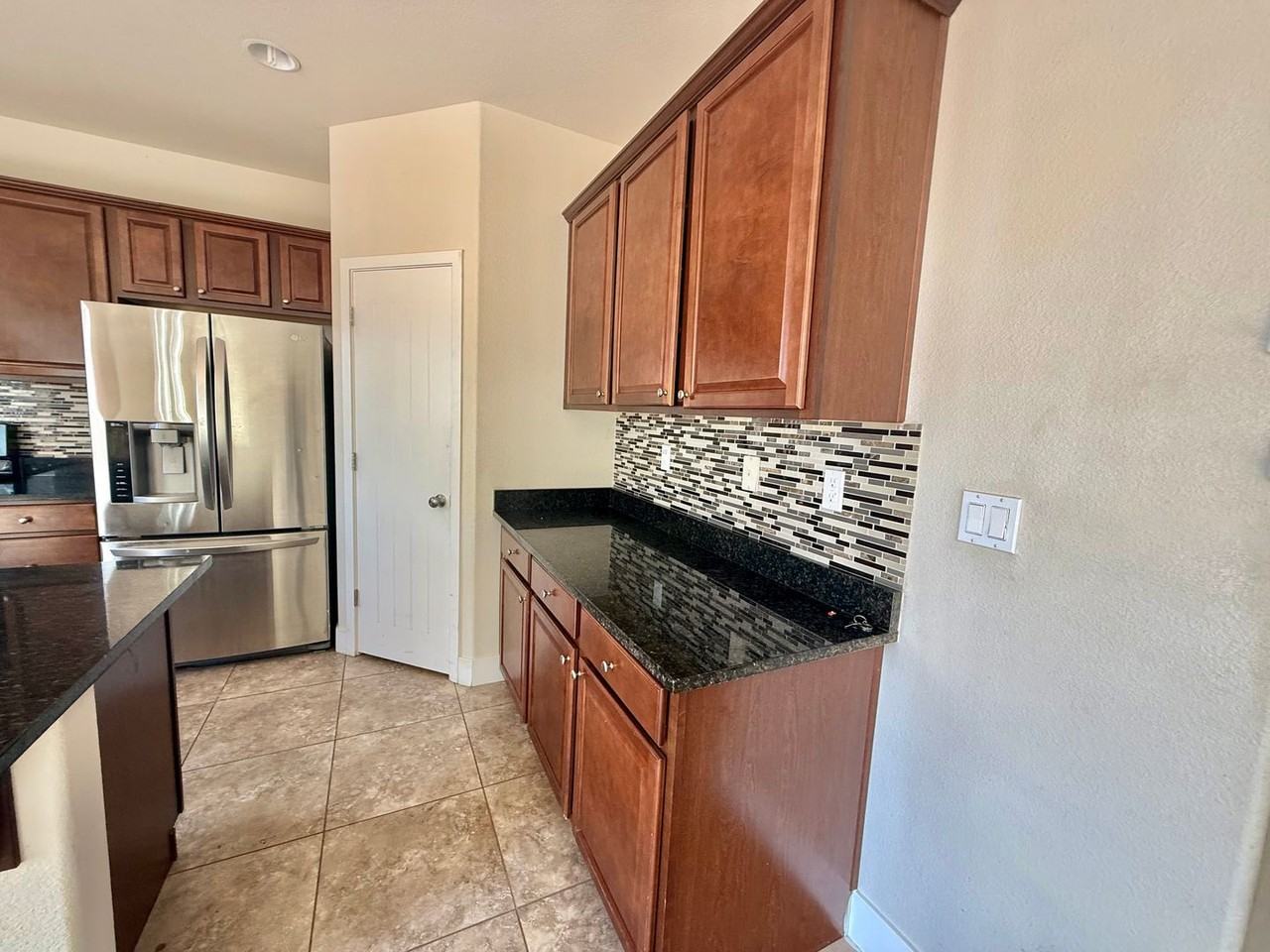 1661 Panorama Dr - Photo 7 of 35