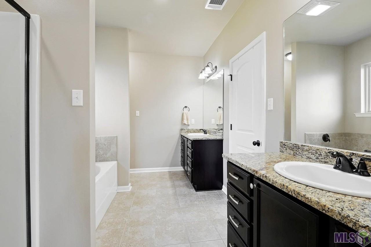 644 Greenwich Dr - Photo 6 of 11