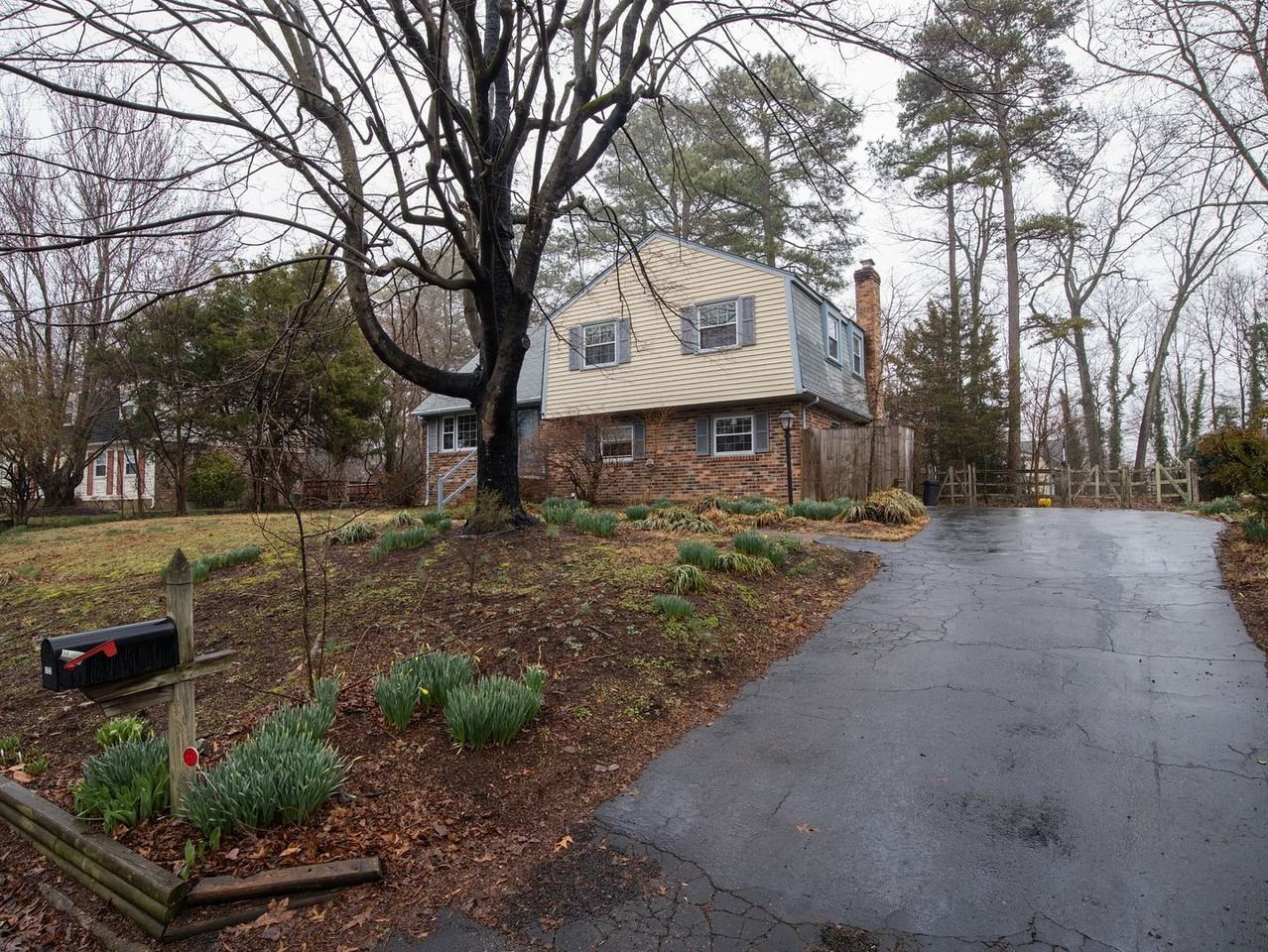 1321 Warminster Dr - Photo 2 of 27