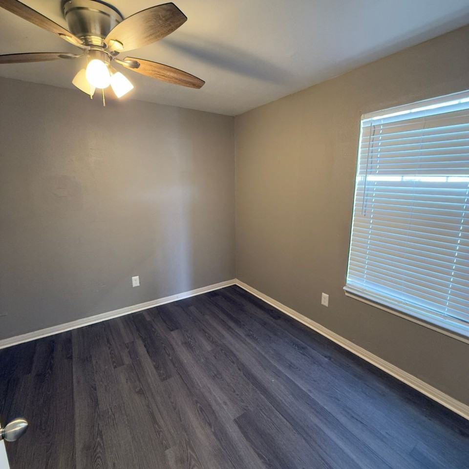 Lacy Portfolio - Photo 4 of 24