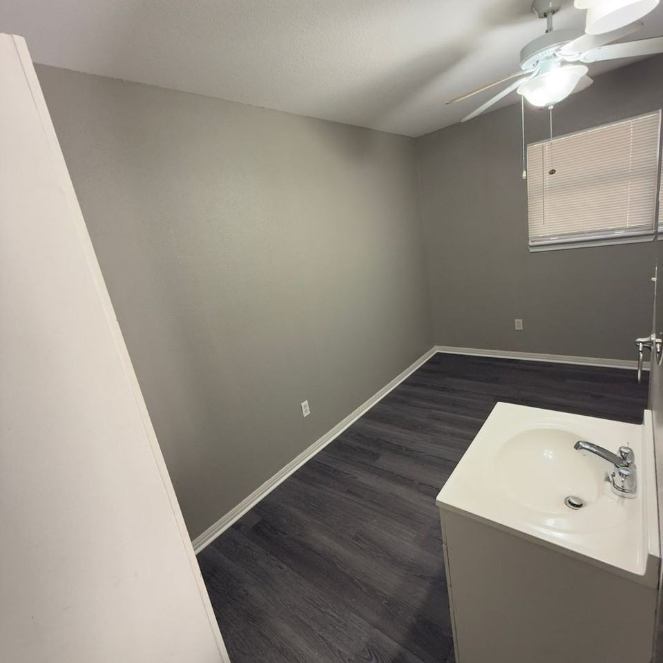 Lacy Portfolio - Photo 7 of 24