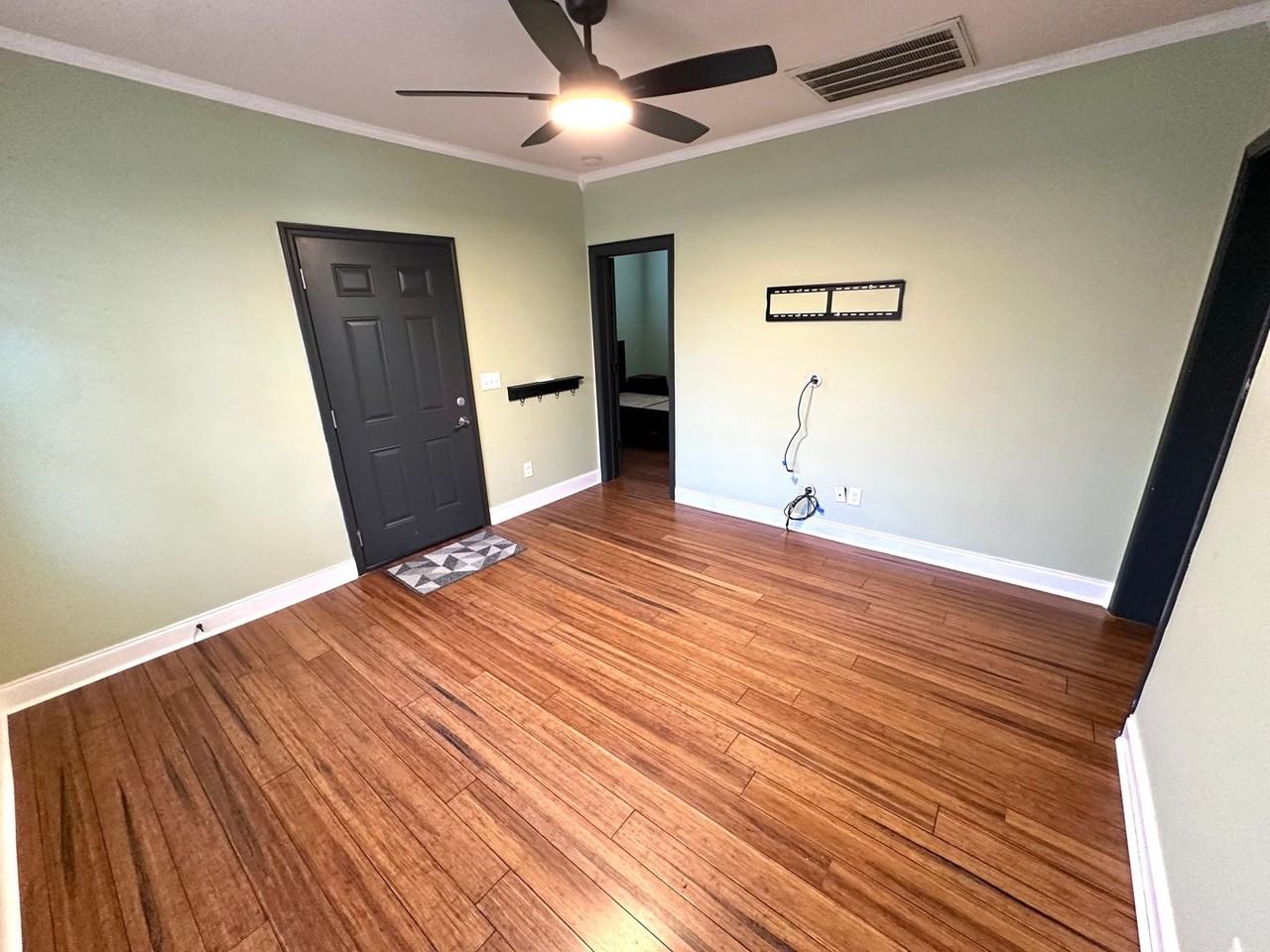 7 Juniper St Ne - Photo 3 of 12