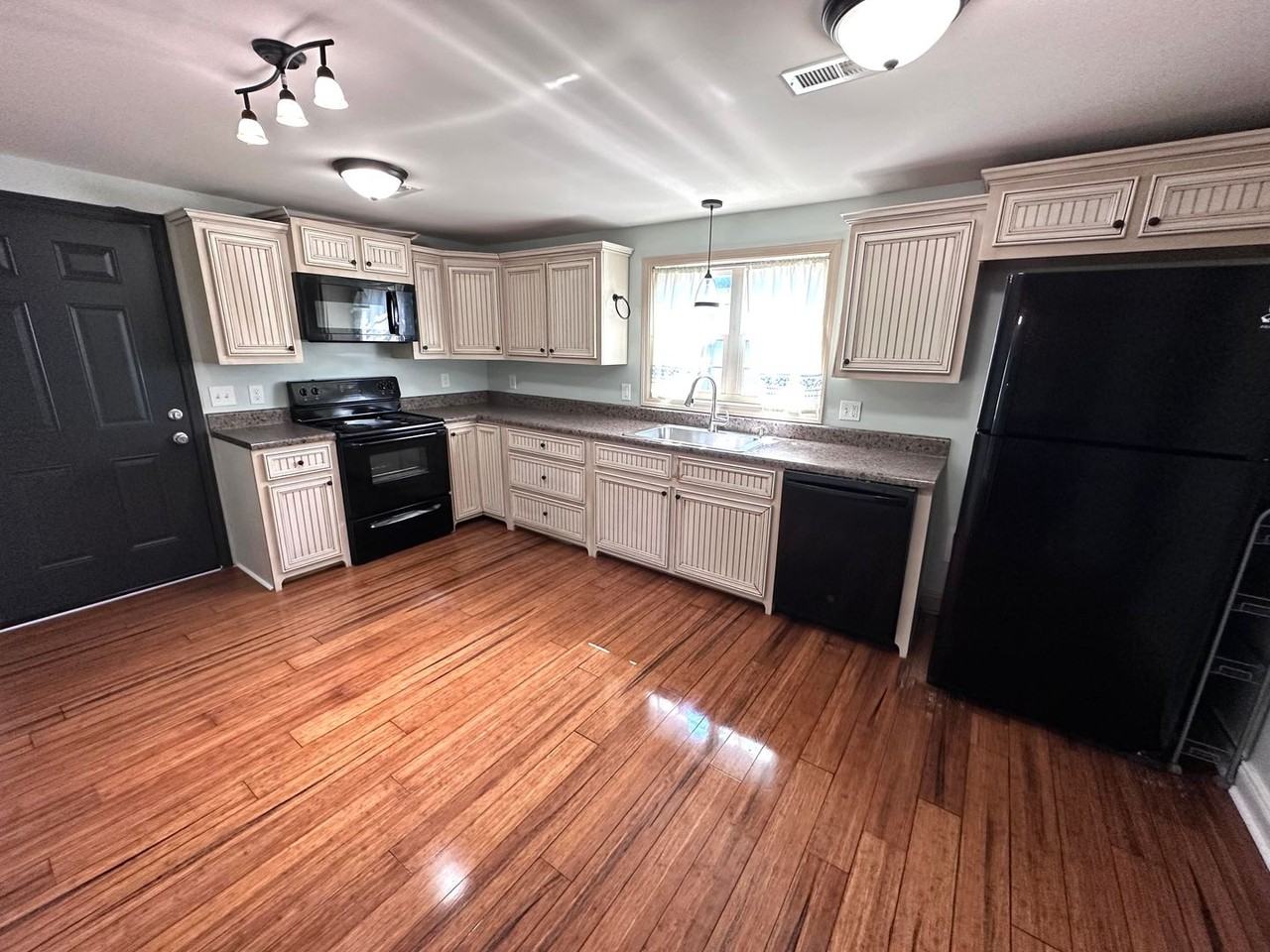 7 Juniper St Ne - Photo 4 of 12