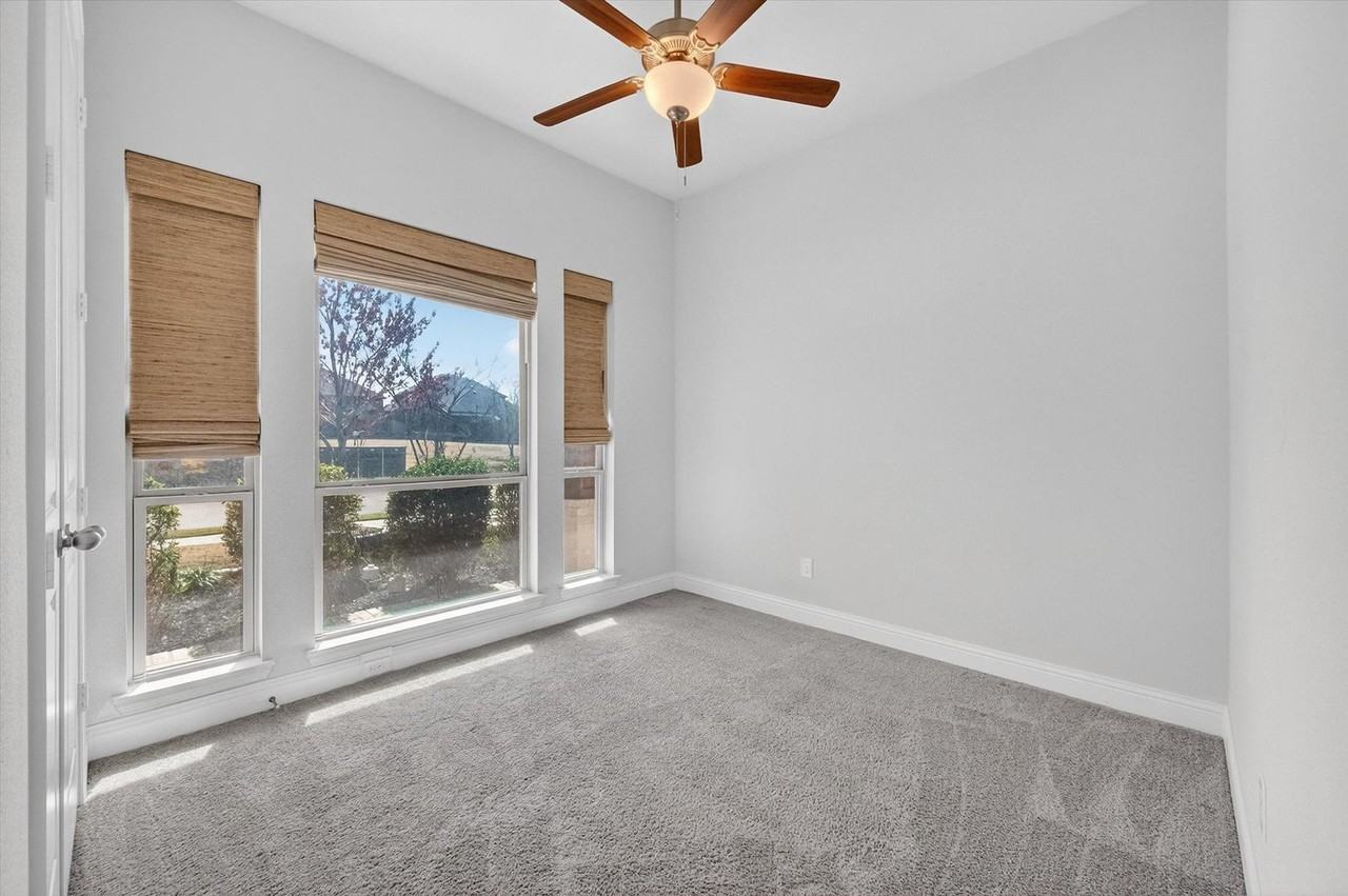 1919 Middleton Dr - Photo 3 of 37