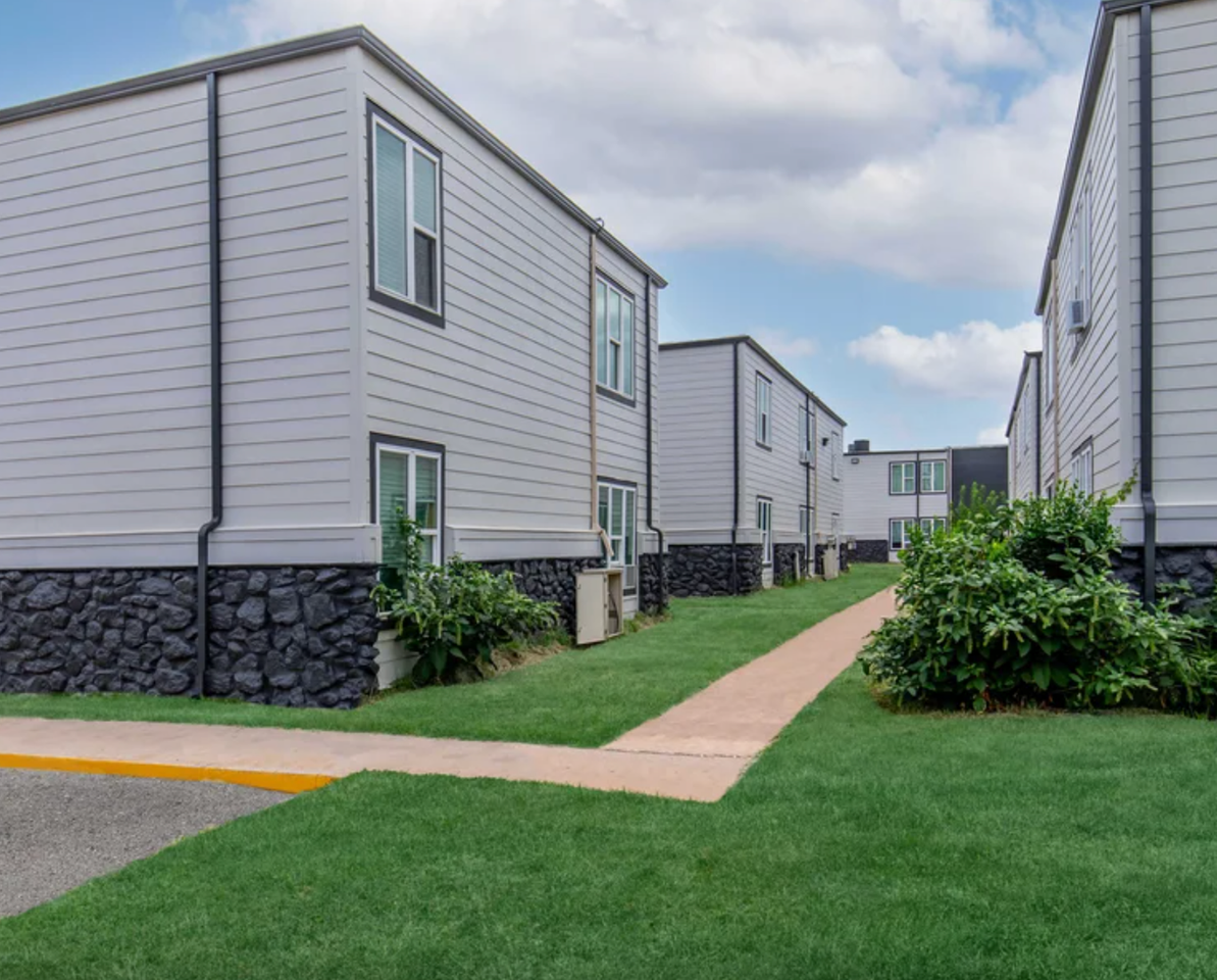 Windsor Gardens Apartments - Photo 2 of 12