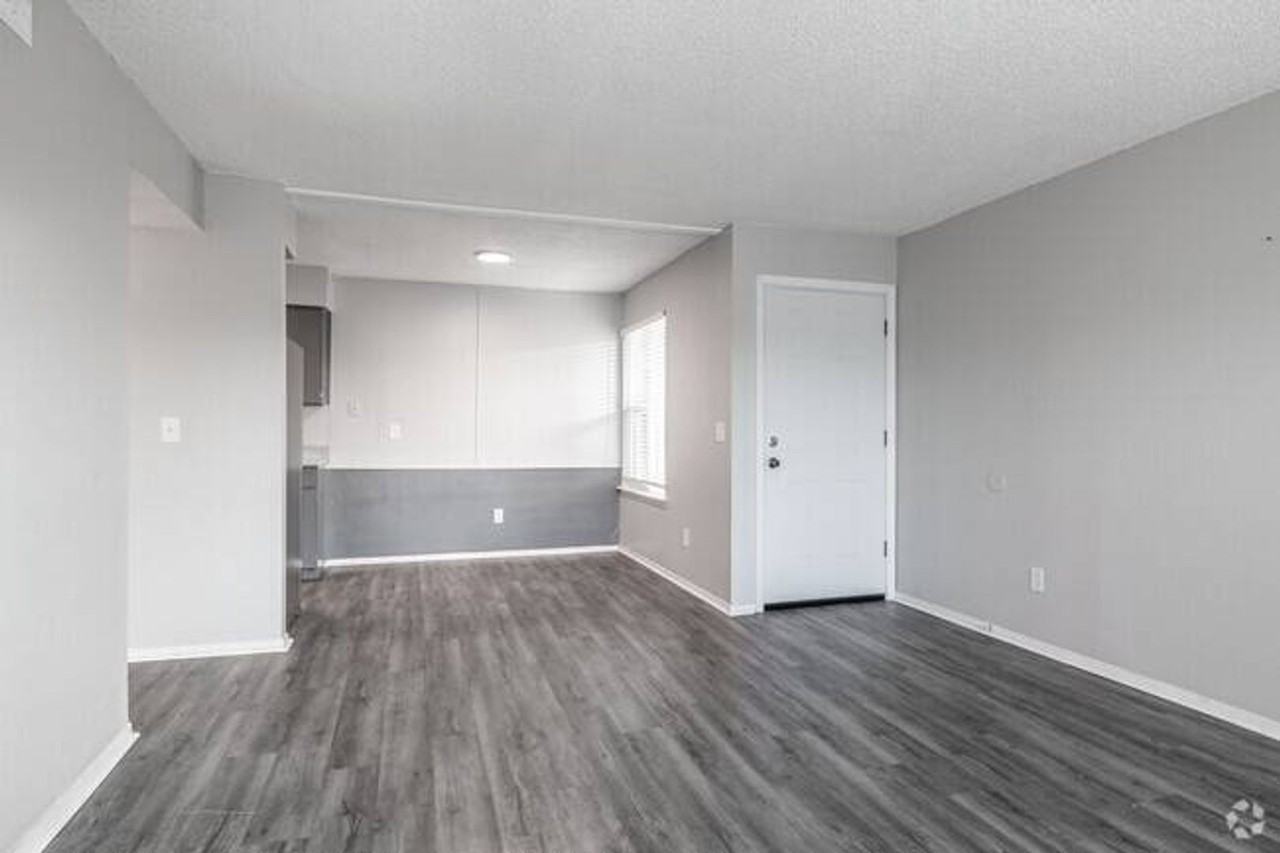 Windsor Gardens Apartments - Photo 6 of 12