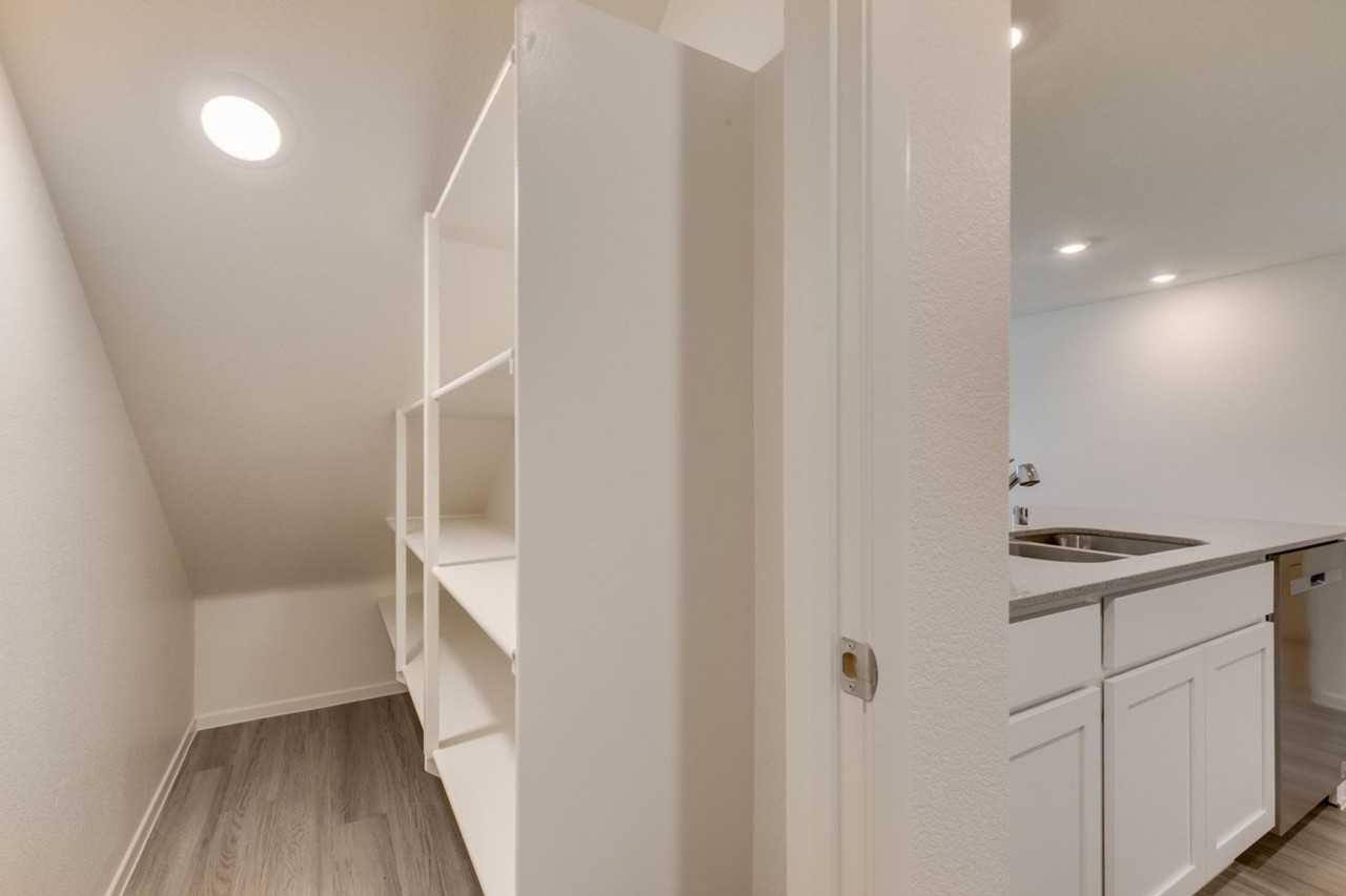 7379 Craig Cove Ct - Photo 5 of 16