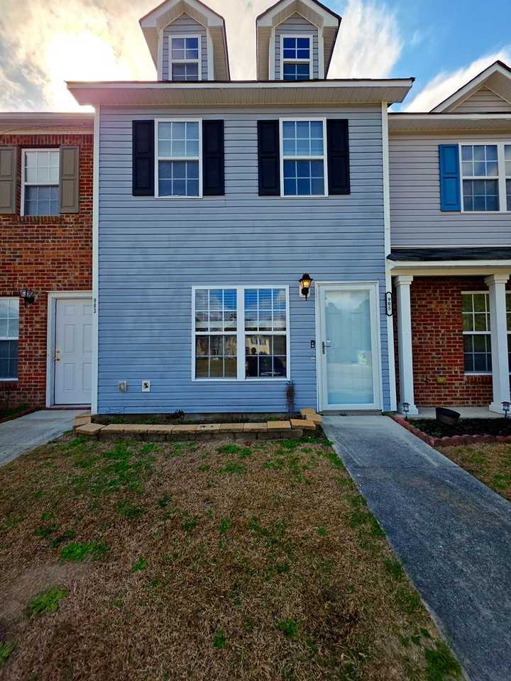 905 Timberlake Trl - Photo 2 of 37