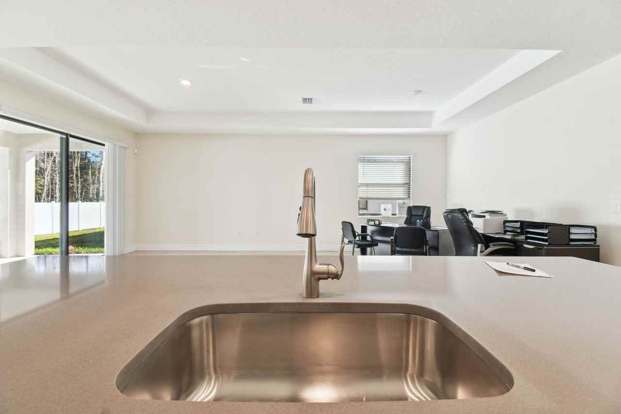 11512 Weaver Hollow Rd - Photo 6 of 34