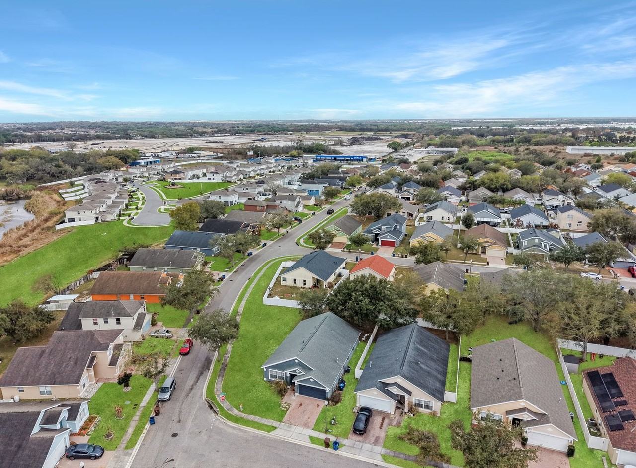 519 Winthrop Pl - Photo 4 of 25