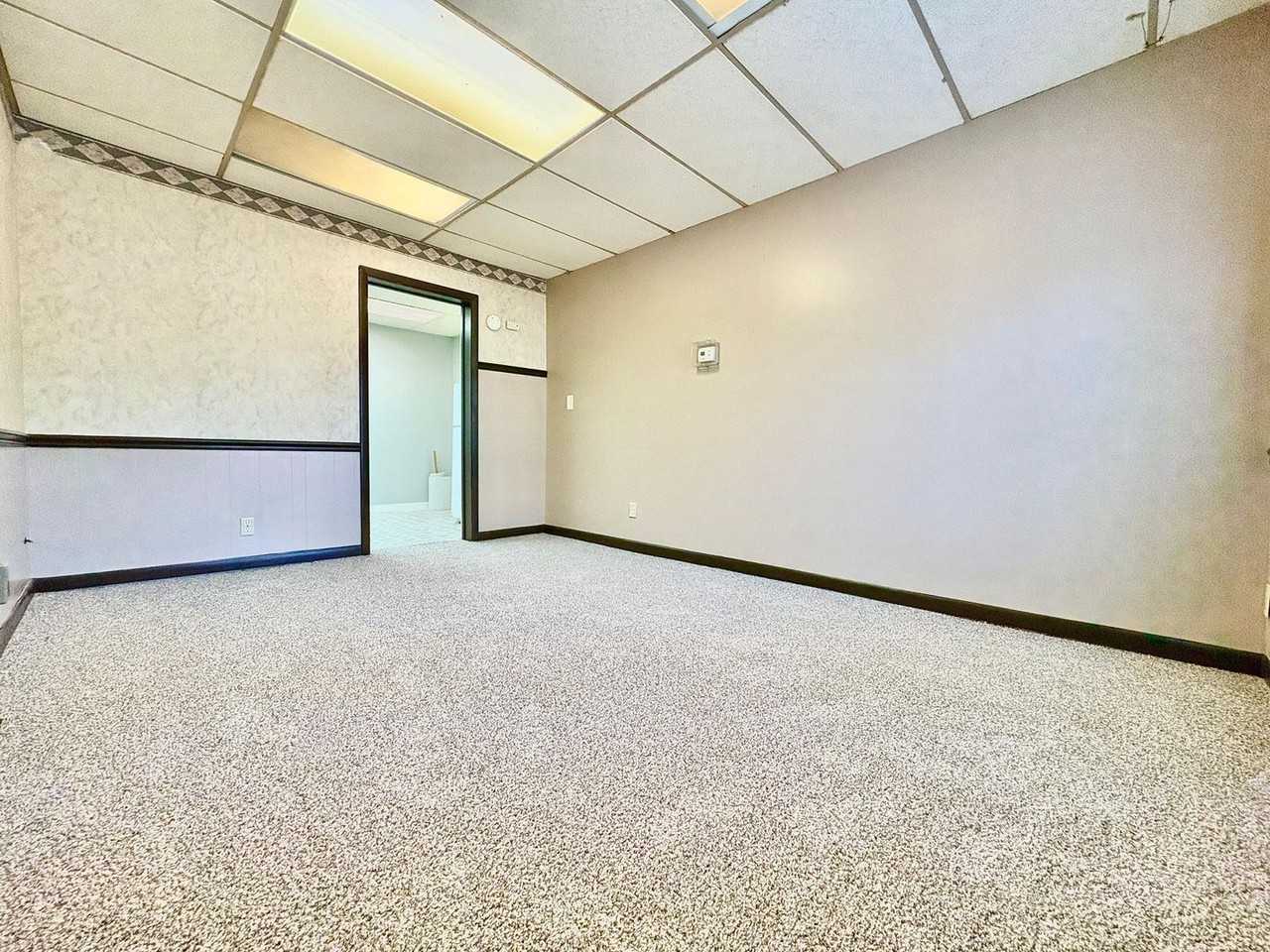 2621 S Michigan St - Photo 3 of 8