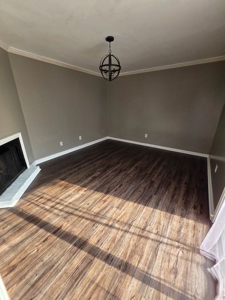 2220 Woodridge Ln - Photo 5 of 14