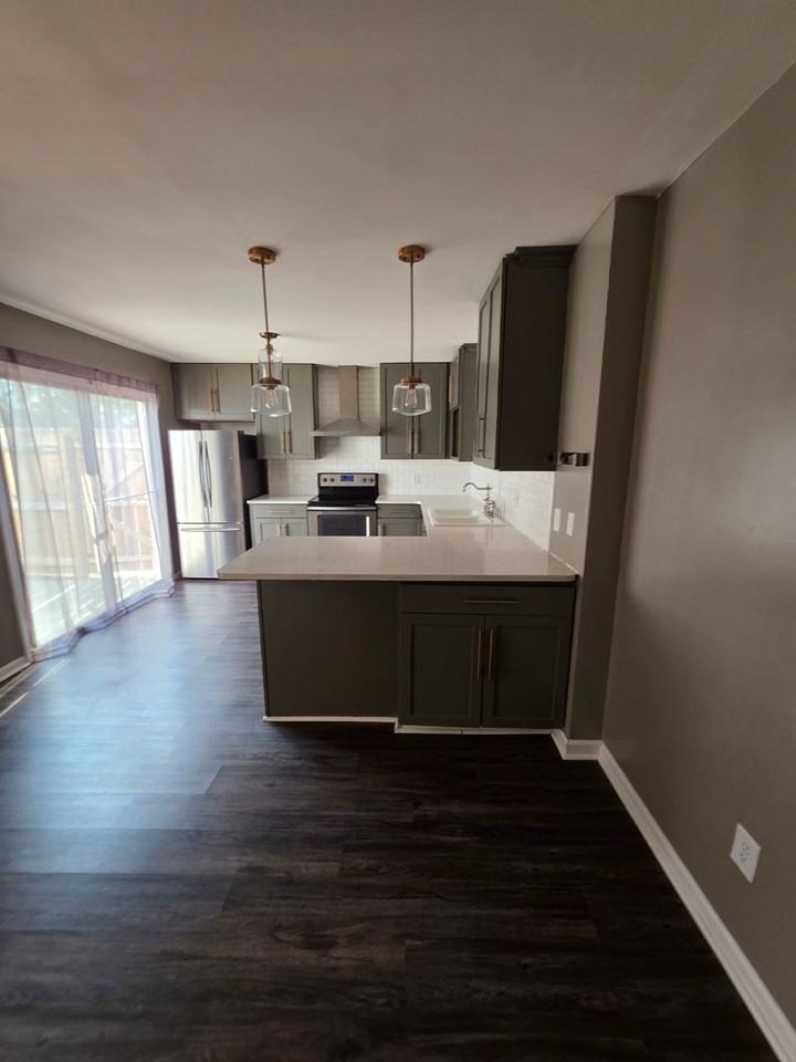 2220 Woodridge Ln - Photo 7 of 14