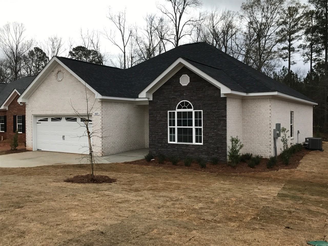 1605 N Camden Dr - Photo 2 of 14