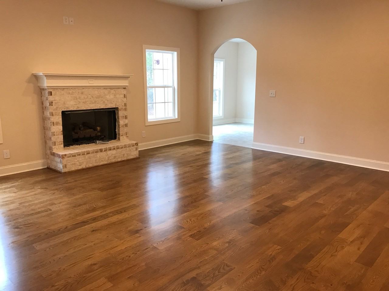 1605 N Camden Dr - Photo 4 of 14