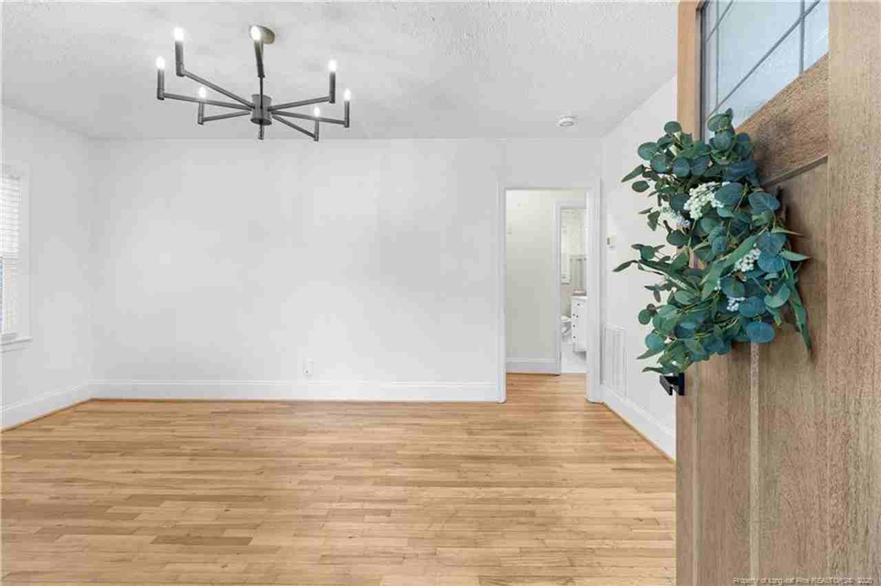 1005 Anarine Rd - Photo 3 of 19