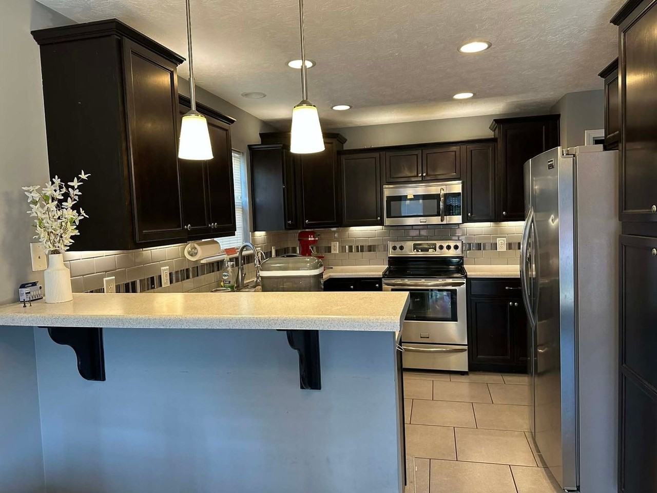 209 Luke Ct - Photo 3 of 16