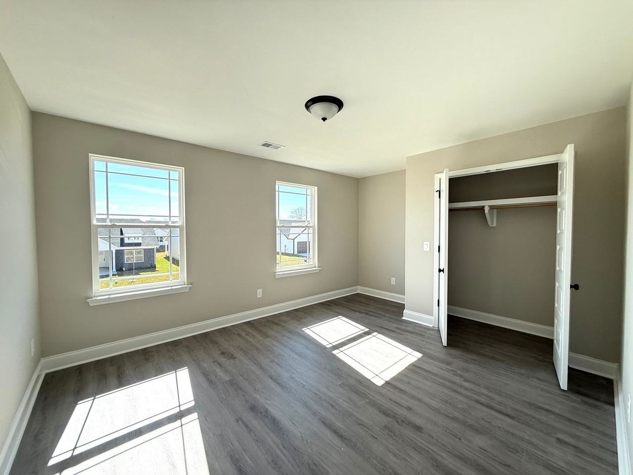 1134 Javier Dr - Photo 3 of 5