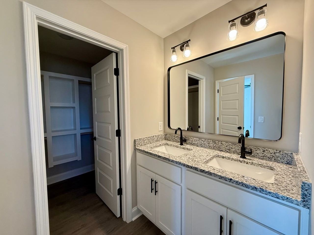 1134 Javier Dr - Photo 5 of 5