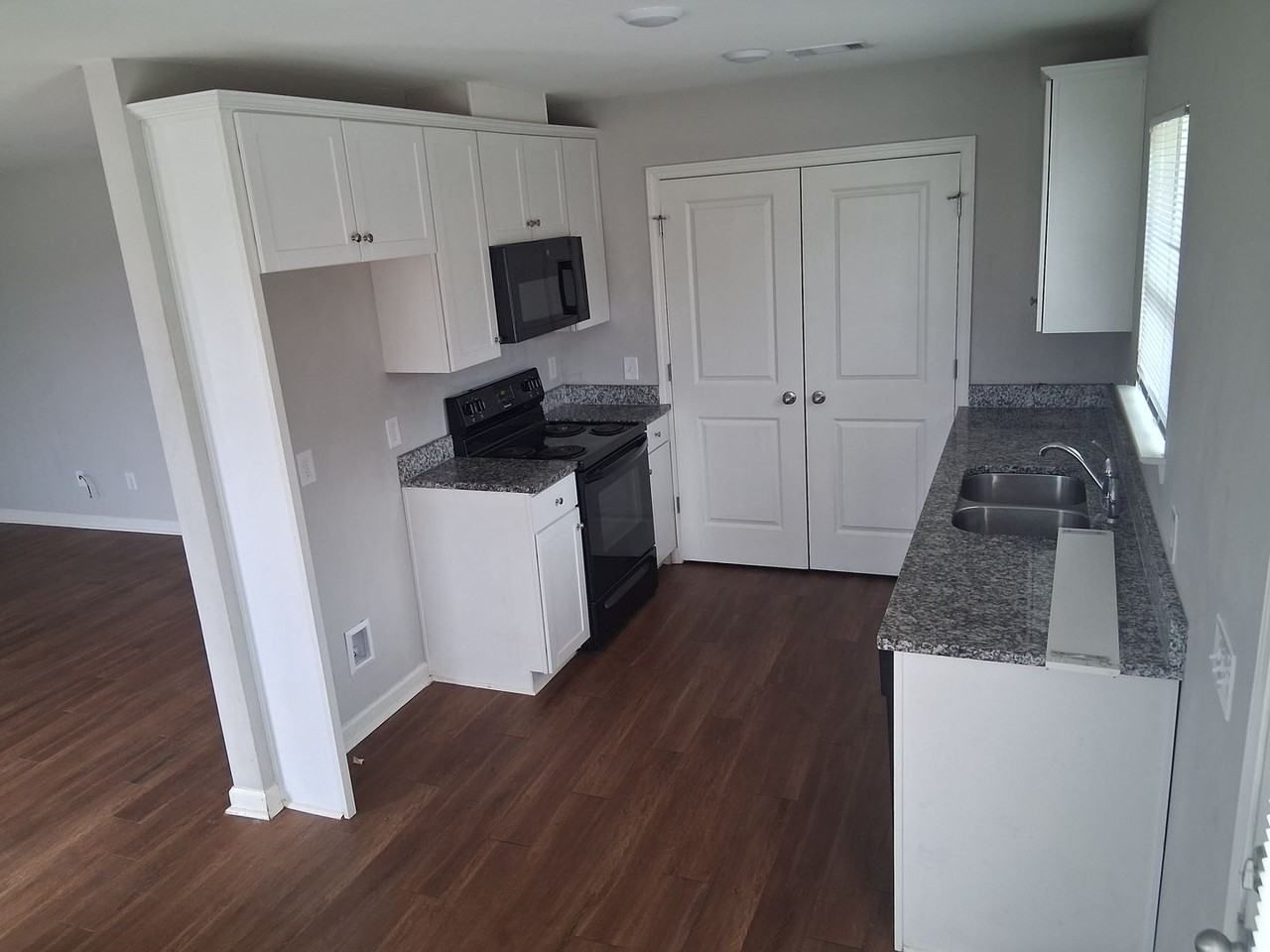 3017 3rd Pl E - Photo 3 of 8