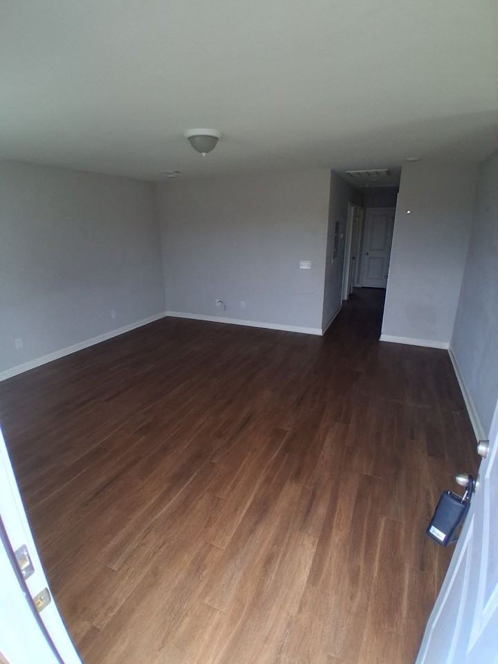 3017 3rd Pl E - Photo 4 of 8