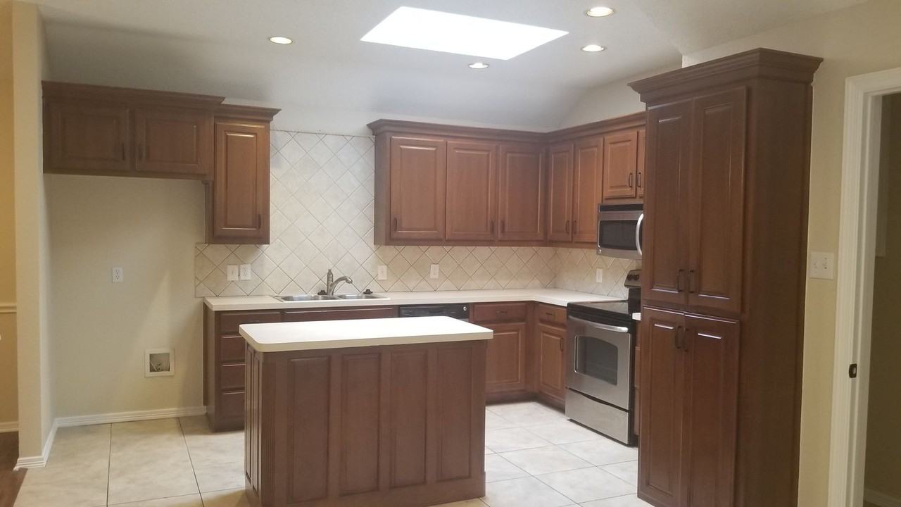 4208 Crossgate Ct - Photo 2 of 18