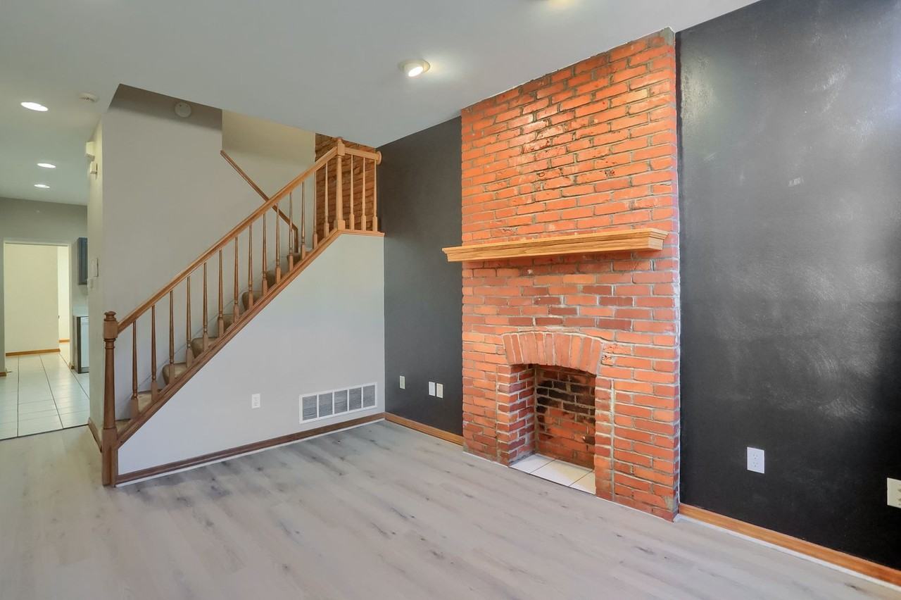 2810 Sarah Street - Photo 3 of 50