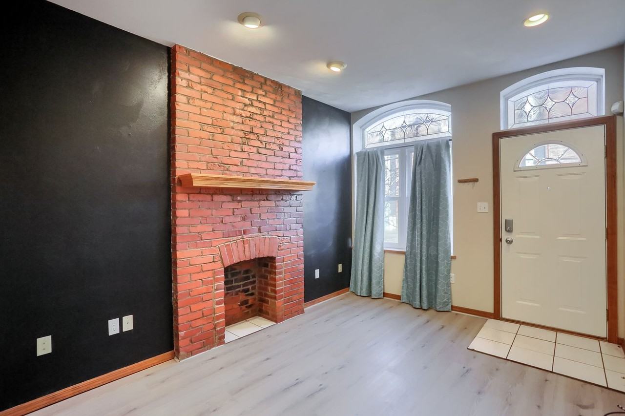 2810 Sarah Street - Photo 4 of 50