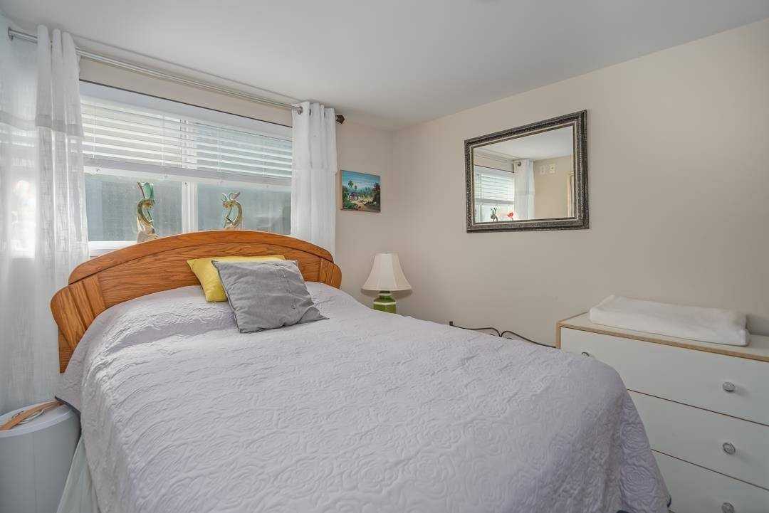 11420 Seabrook Crescent - Photo 5 of 8