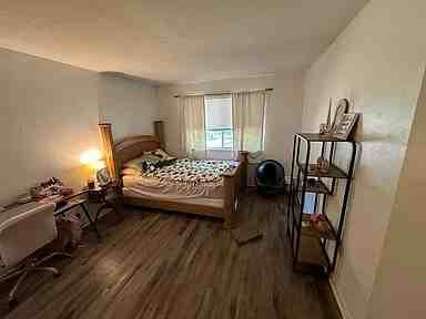 1035 SW 9th St - J4 - Photo 3 of 12