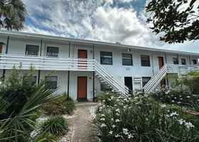 featured image of 902 Sw 7th Ave