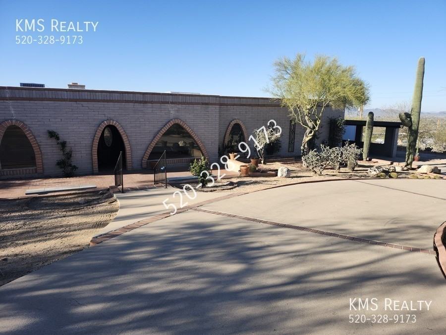 500 E Eden Pl - Photo 2 of 50