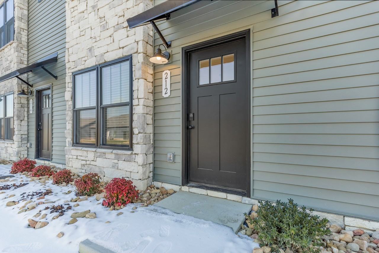 Alders Grv #210 - Photo 2 of 26