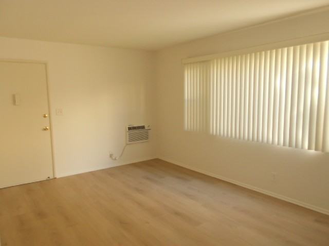 1457 S Westgate Ave #B - Photo 6 of 26