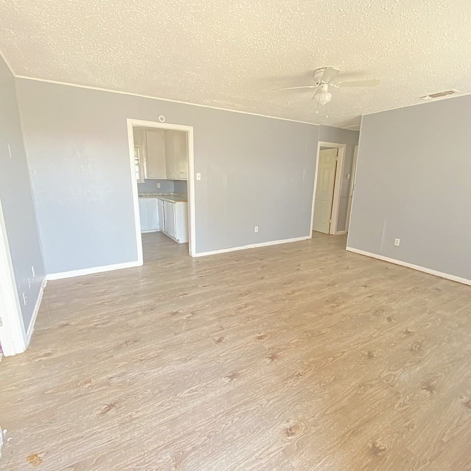 1809 E 2nd St #NA - Photo 3 of 9