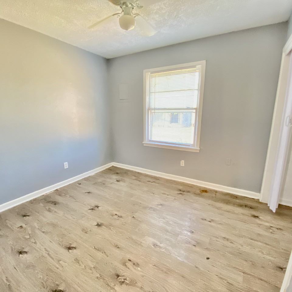 1809 E 2nd St #NA - Photo 5 of 9