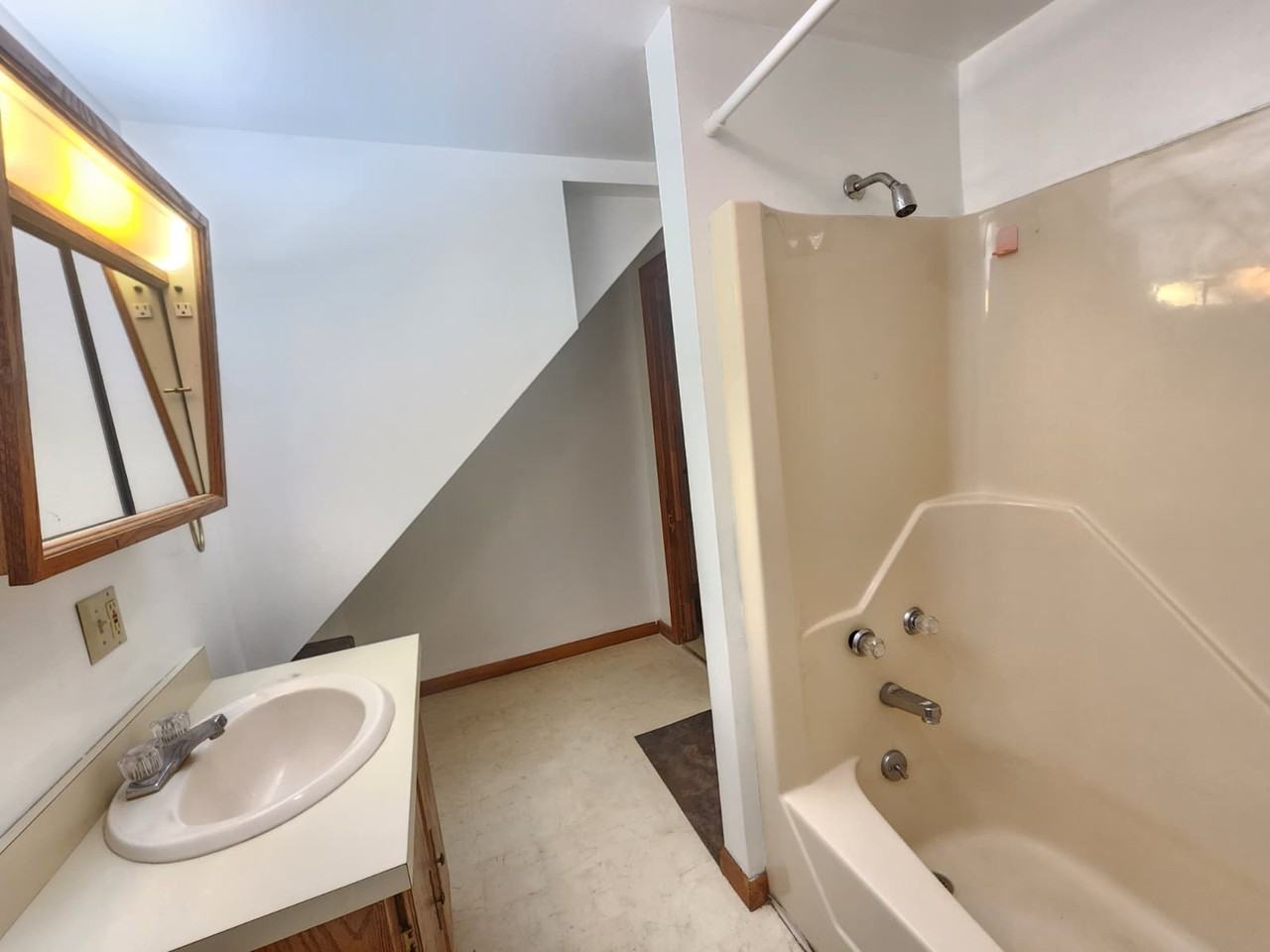 1010 Ridge St #2 - Photo 4 of 7