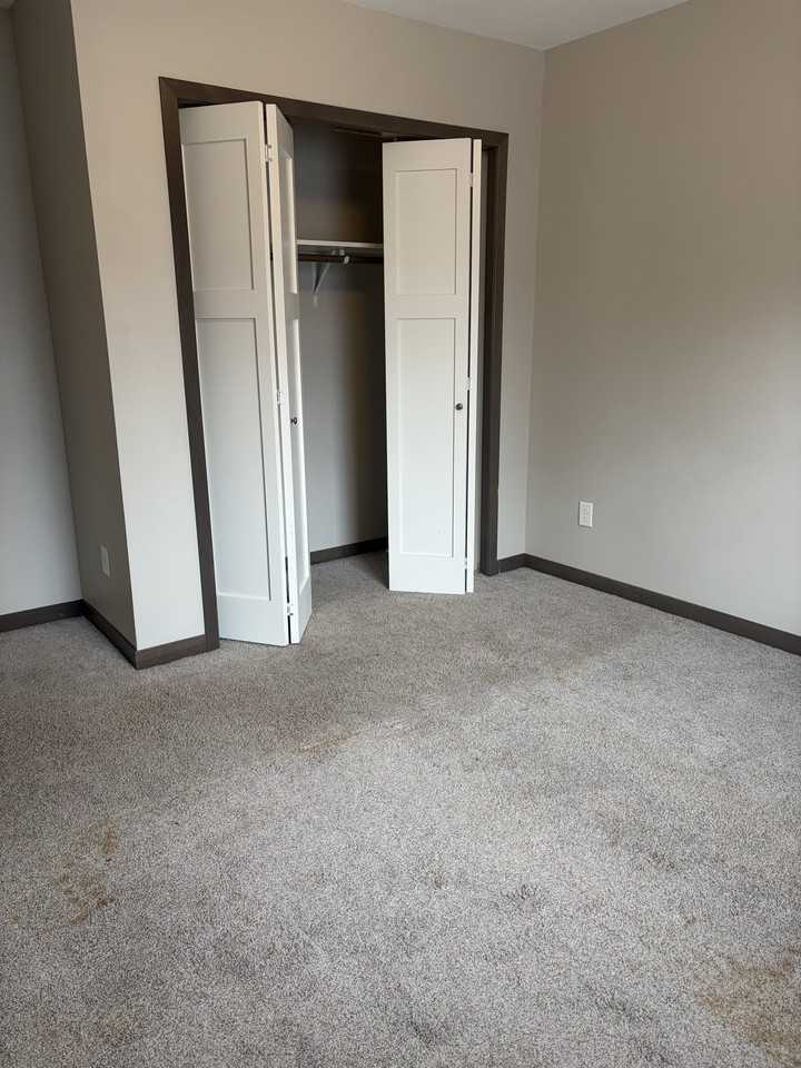 425 7th Ave S #A - Photo 6 of 12