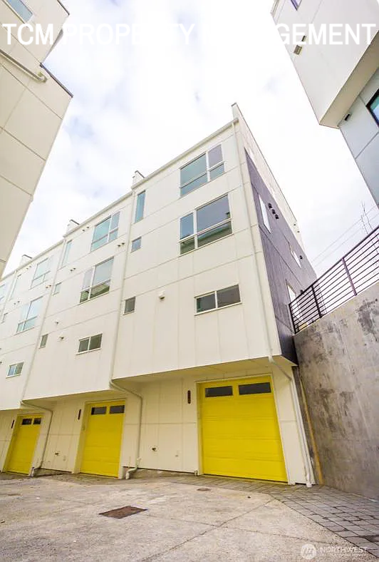 7110 Beacon Ave S #C - Photo 4 of 37