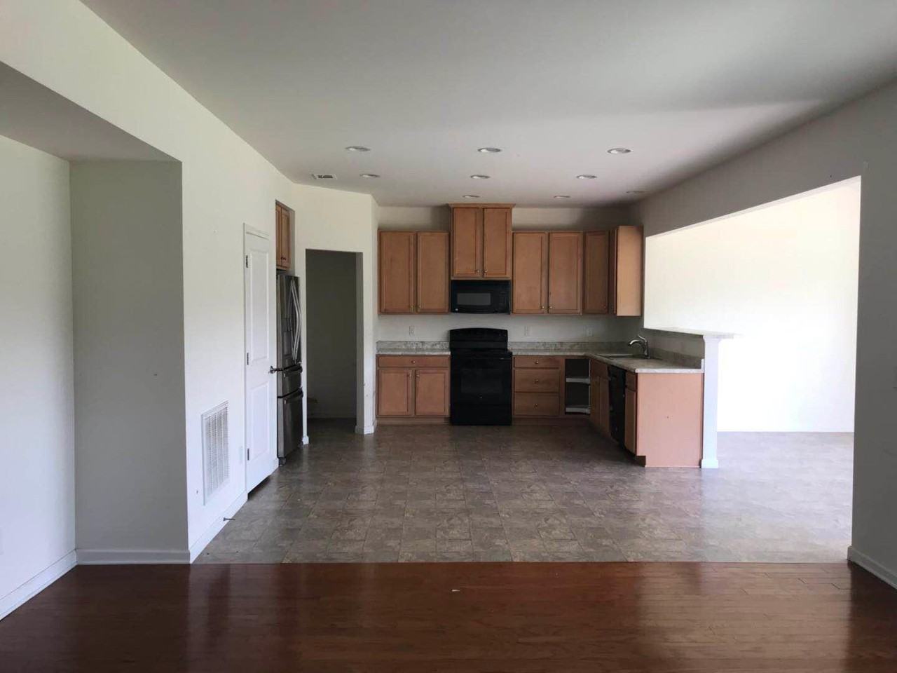 2005 Leeds Ln #NA - Photo 2 of 4