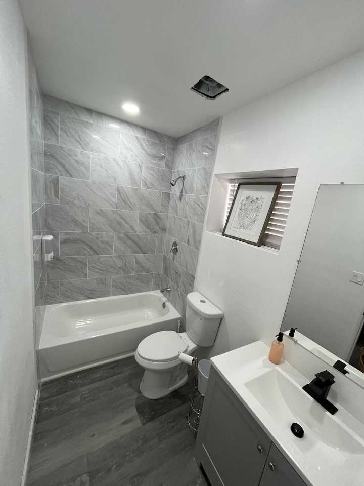 1204 Sawmill Rd Nw #1FURNISHED - Photo 3 of 11