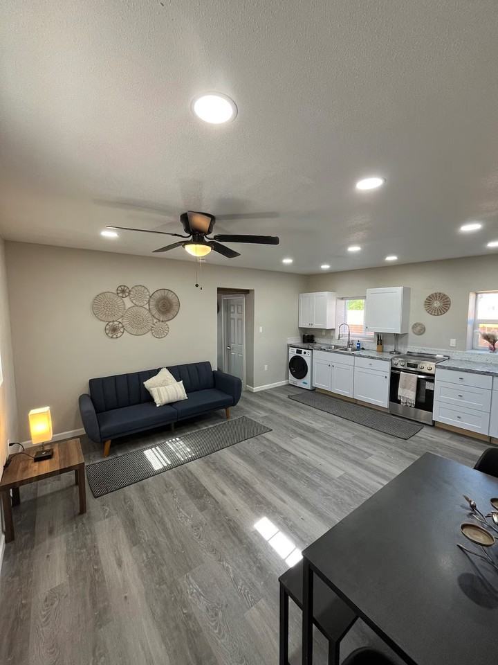 1204 Sawmill Rd Nw #1FURNISHED - Photo 6 of 11